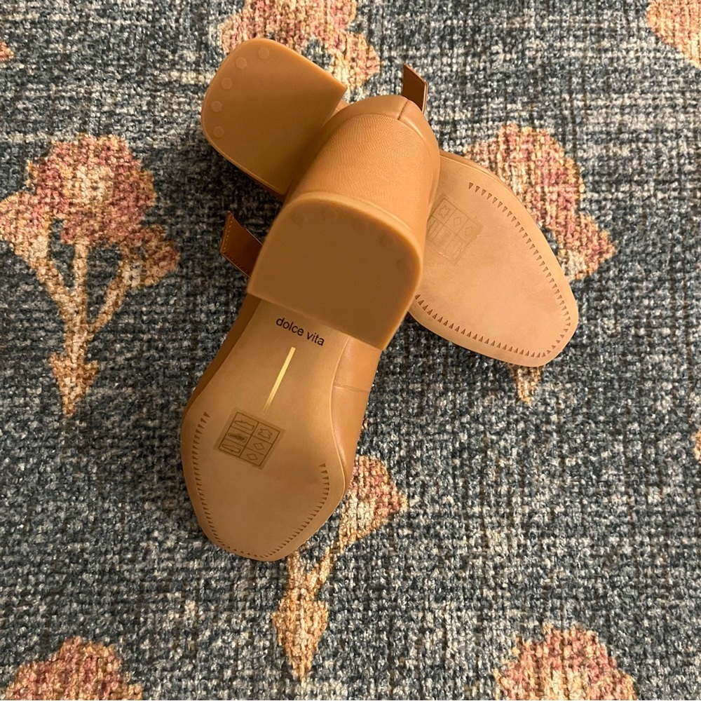 NEW Dolce Vita Women's Lakota Mary Jane Shoes in Caramel - Picture 9 of 9